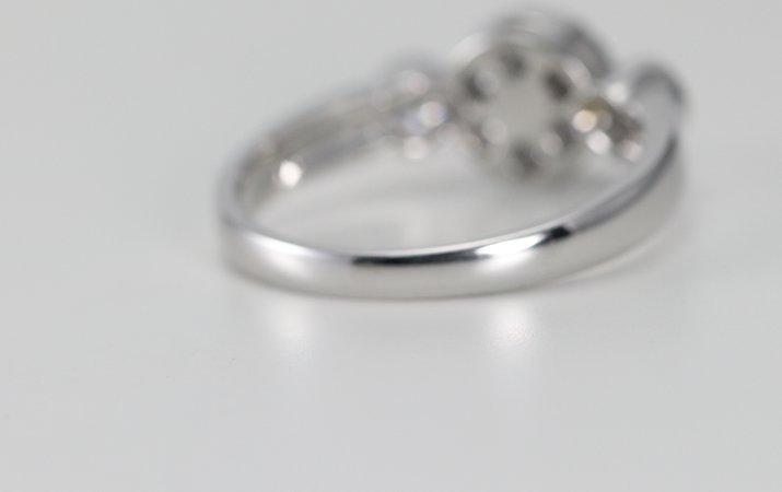 Swan 3 Stone Engagement Ring