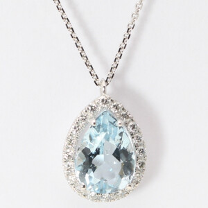 14K Gold Pear Natural Aquamarine & Diamond Halo Pendant (Light Blue Aquamarine & White Diamonds Vs2)