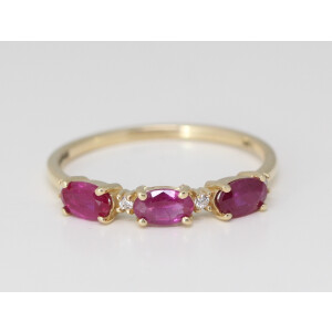 14K Yellow Gold Oval Natural Mined Ruby & Diamond 3 Center Stone Ring (Red Ruby & White Diamonds Vs2)