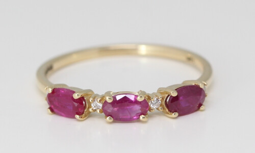 14K Yellow Gold Oval Natural Mined Ruby & Diamond 3 Center Stone Ring (Red Ruby & White Diamonds Vs2)