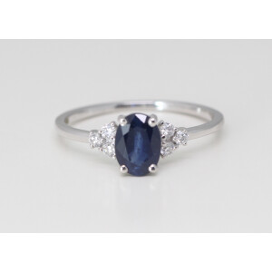 14K Gold Oval Natural Sapphire & Diamond Clover Sholders Ring (Blue Sapphire & White Diamonds Vs2)