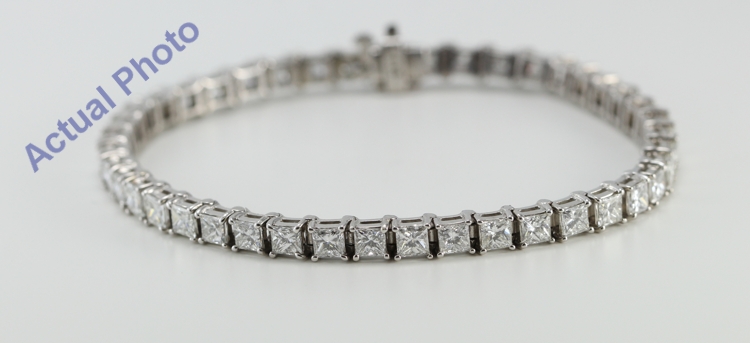 Aura princesscut diamond bracelet  De Beers SE